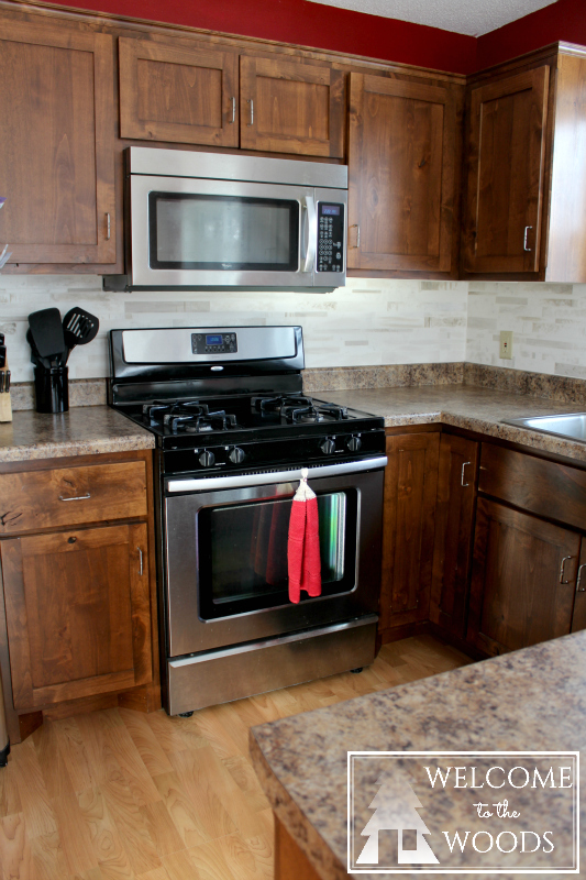 Paint a faux marble back splash tile modern with this photo tutorial!