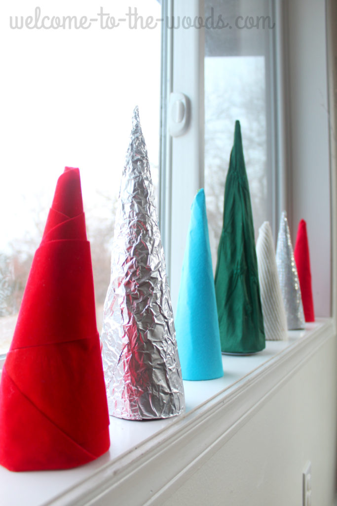 Don't neglect your window sills this Christmas, make these little trees from cardboard cereal boxes and fabric.